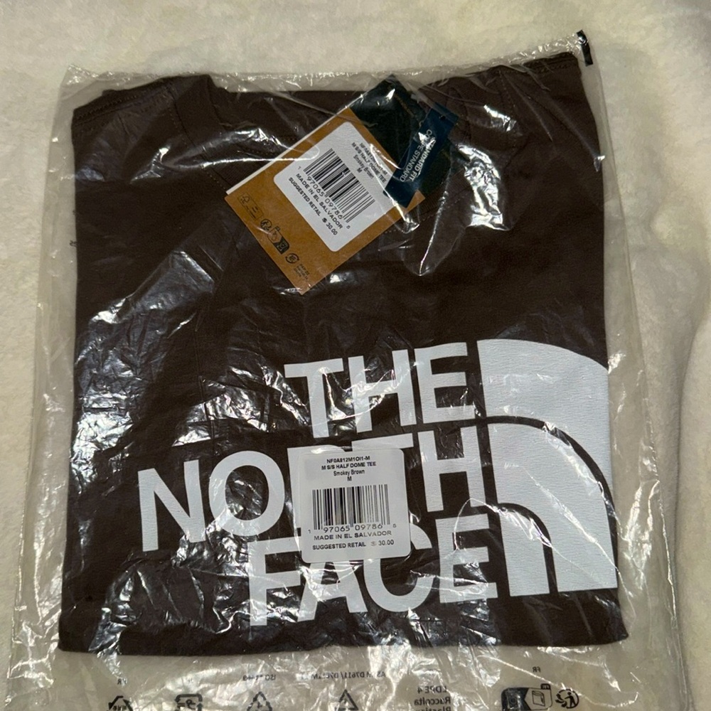 North face medium half Dome Tee color, smoky brown